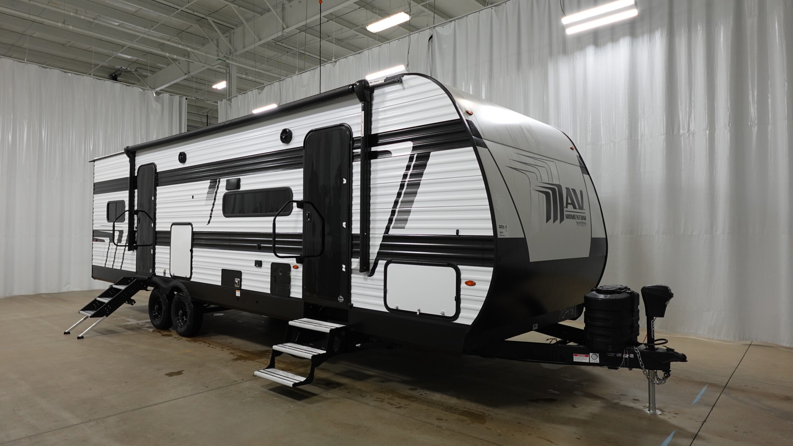 2026 Grand Design MOMENTUM MAV 28MAV Travel Trailer Toy Hauler RV