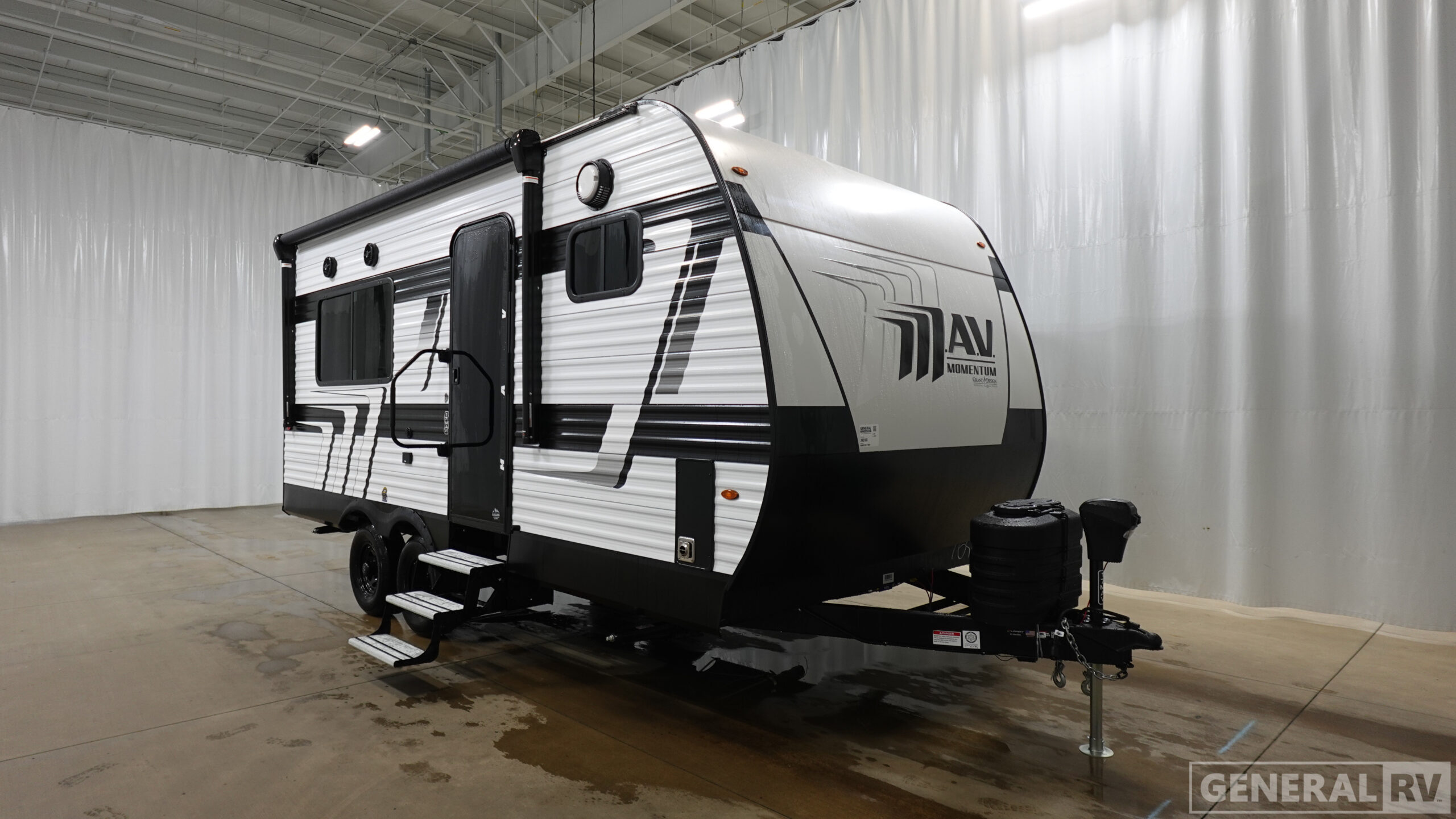 2026 Grand Design MOMENTUM 17MAV Travel Trailer Toy Hauler RV
