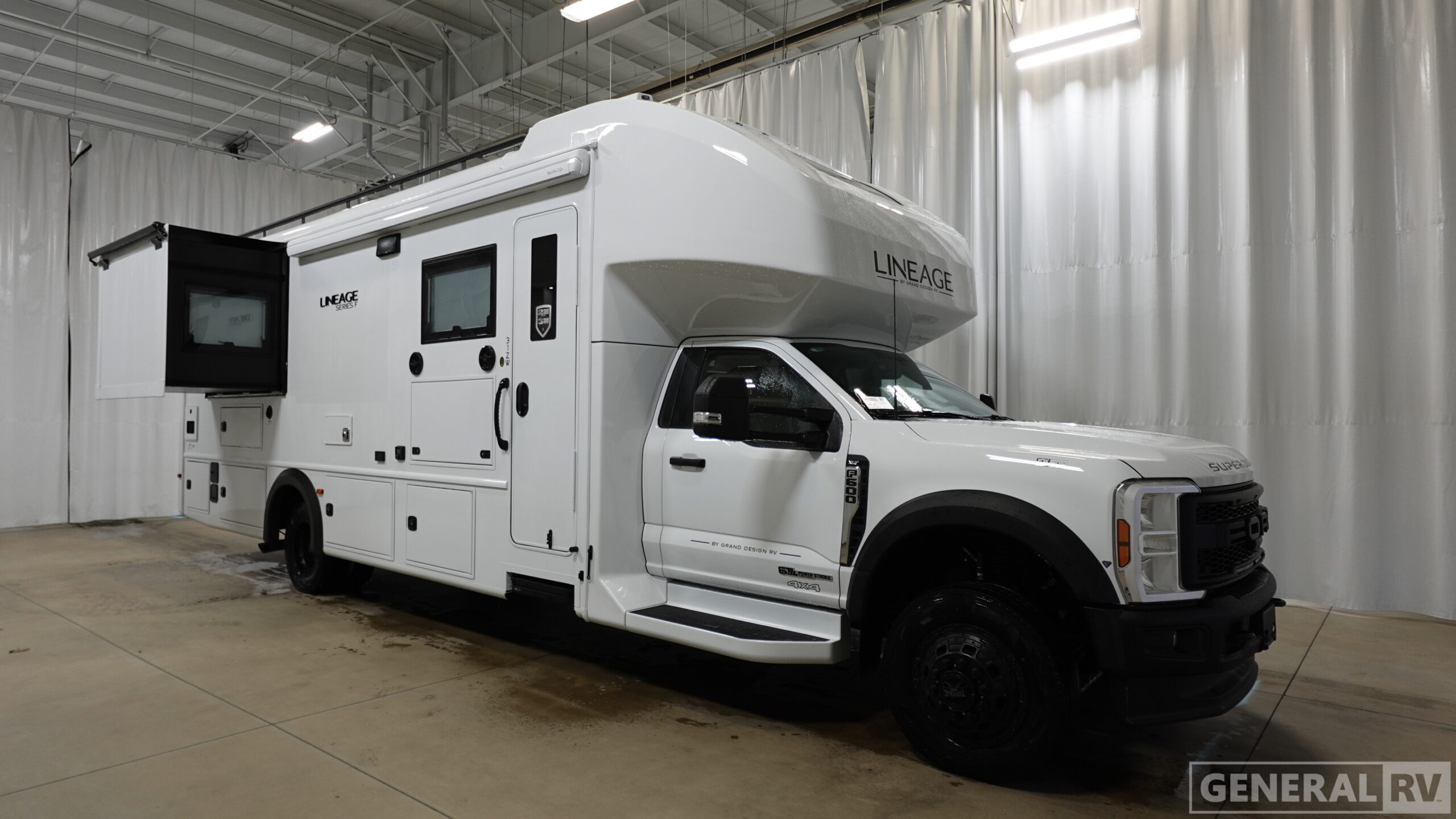 2026 Grand Design LINEAGE 31ZW Super C RV