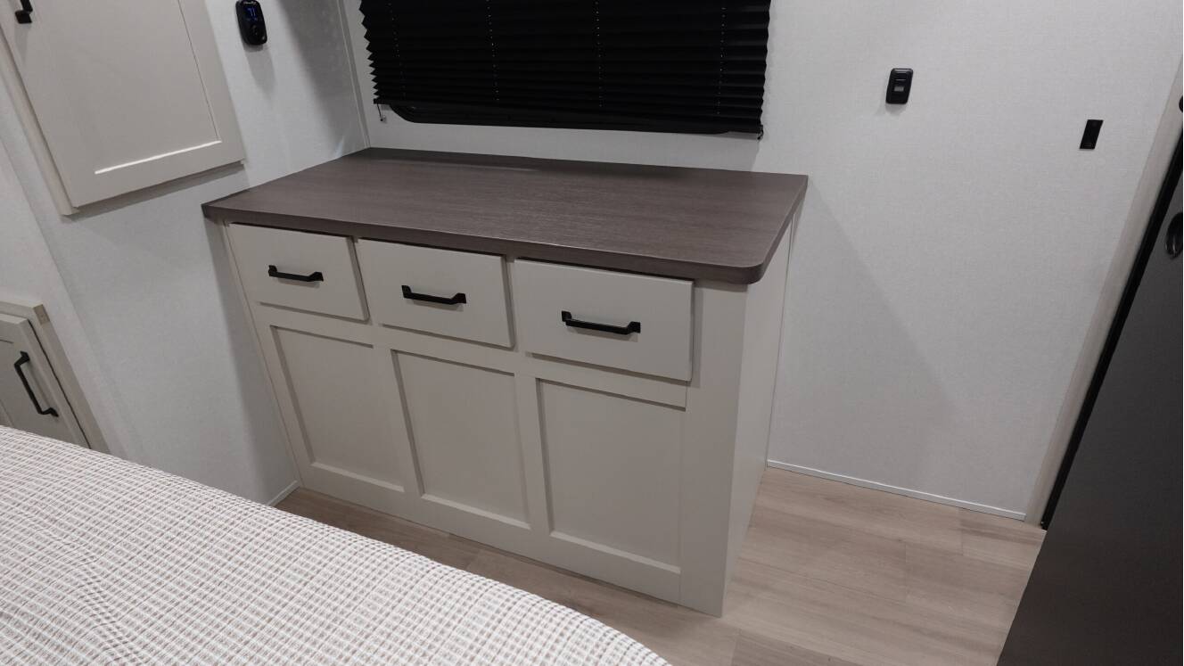 A photo of this 2026 Grand Design MOMENTUM 25G