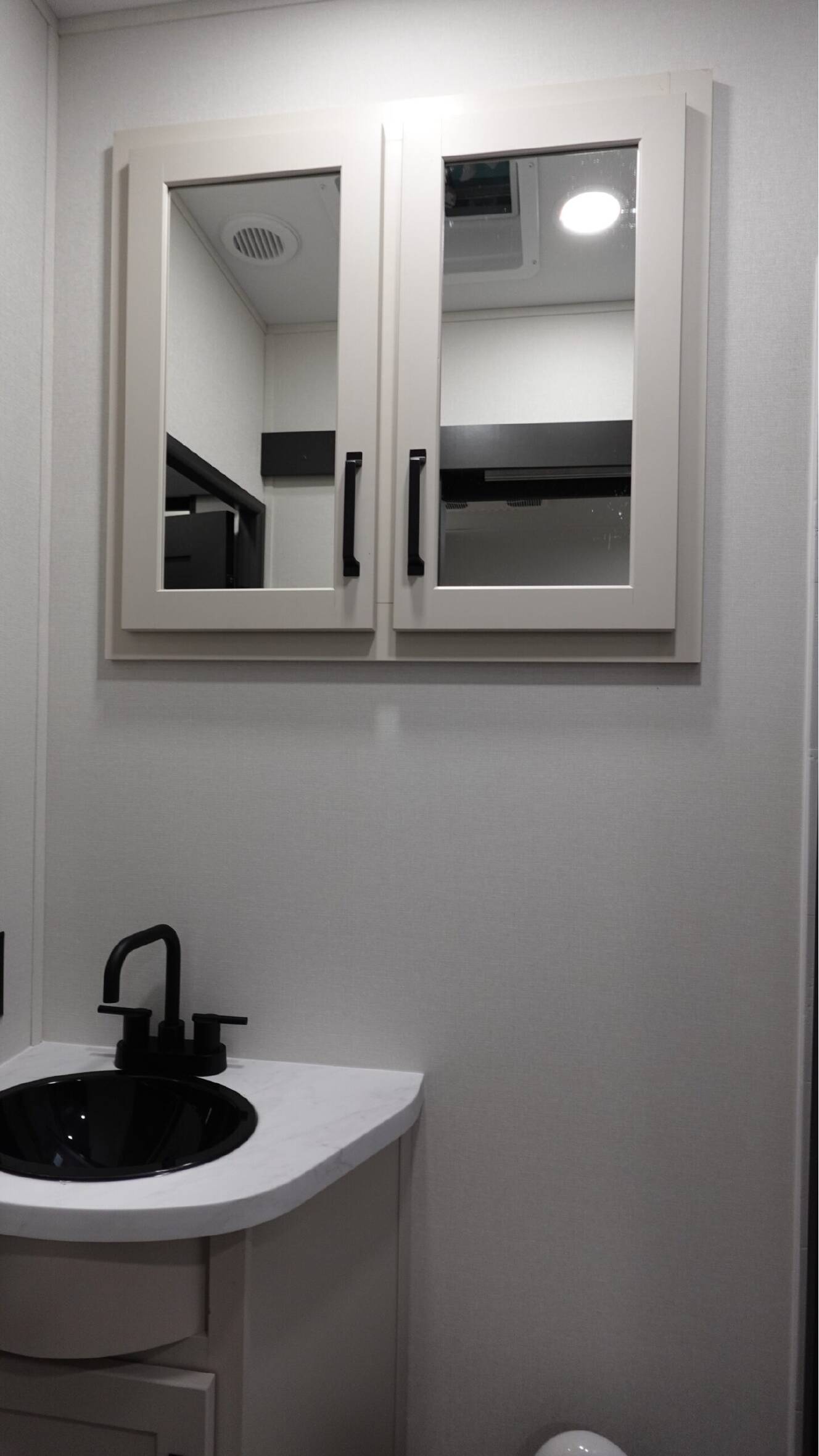 A photo of this 2026 Grand Design MOMENTUM 25G