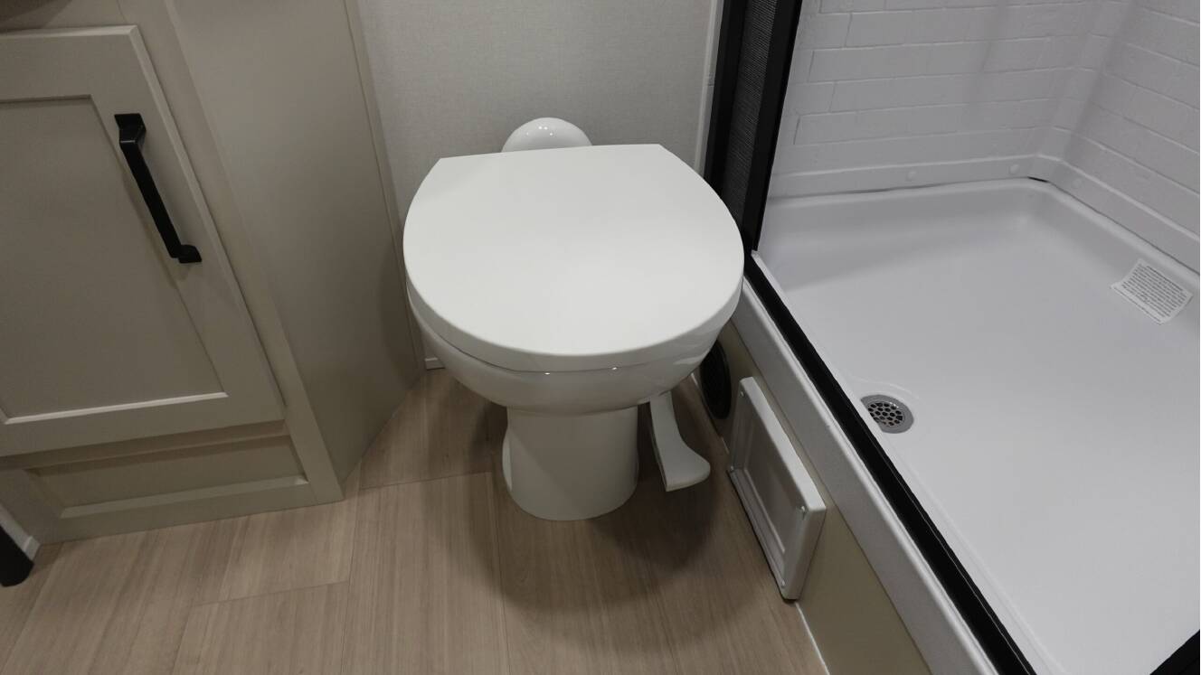 A photo of this 2026 Grand Design MOMENTUM 25G