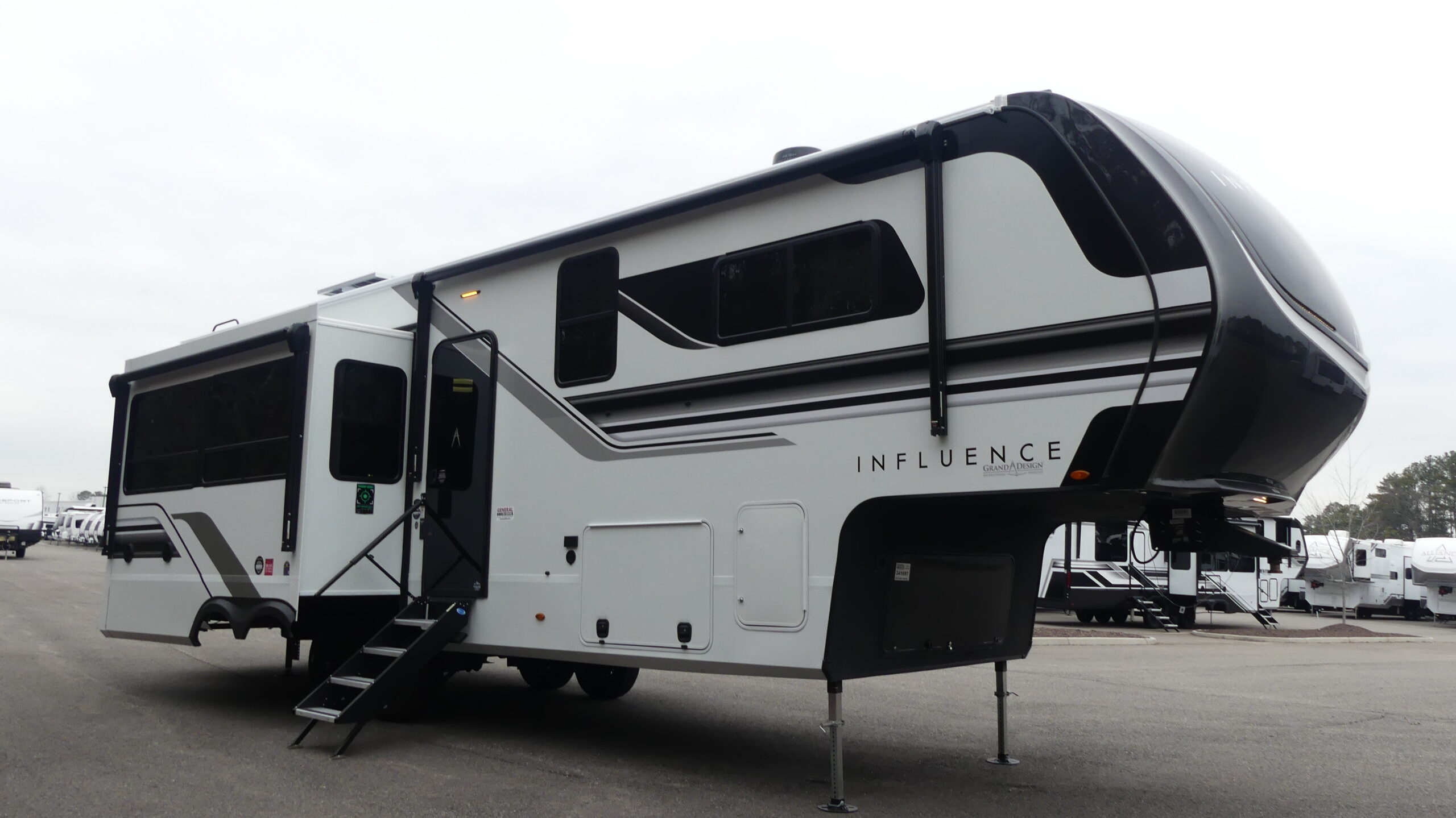 2026 Grand Design SOLITUDE-I 3003RL in ashland VA