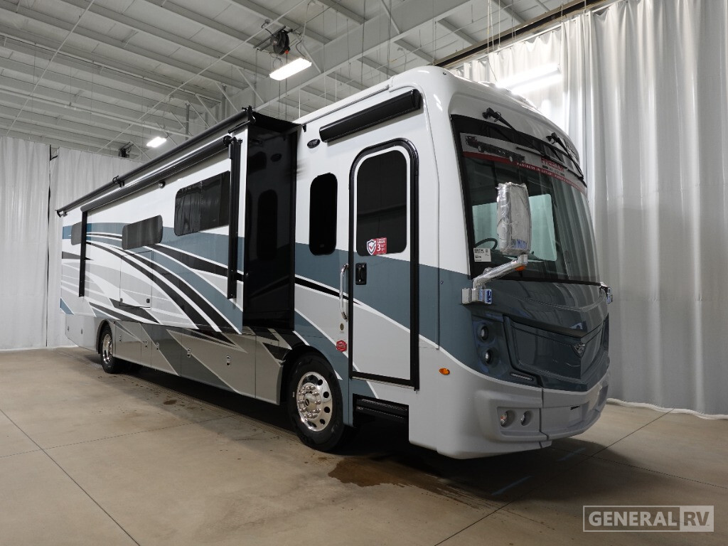 2026 Fleetwood DISCOVERY 38W in north canton OH