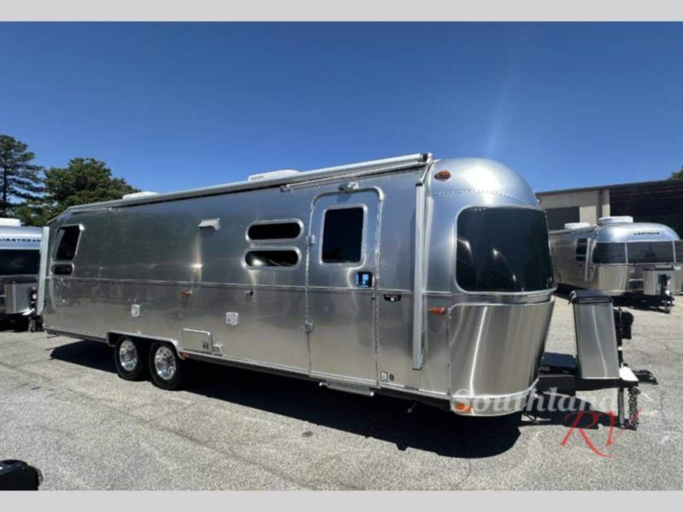 A photo of this 2026 Airstream Globetrotter 30RB Queen