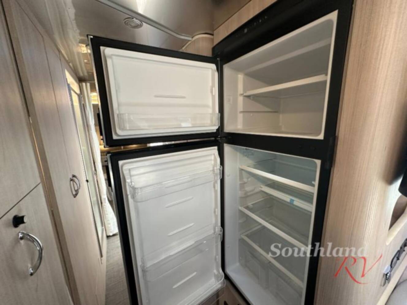 A photo of this 2026 Airstream Globetrotter 30RB Queen
