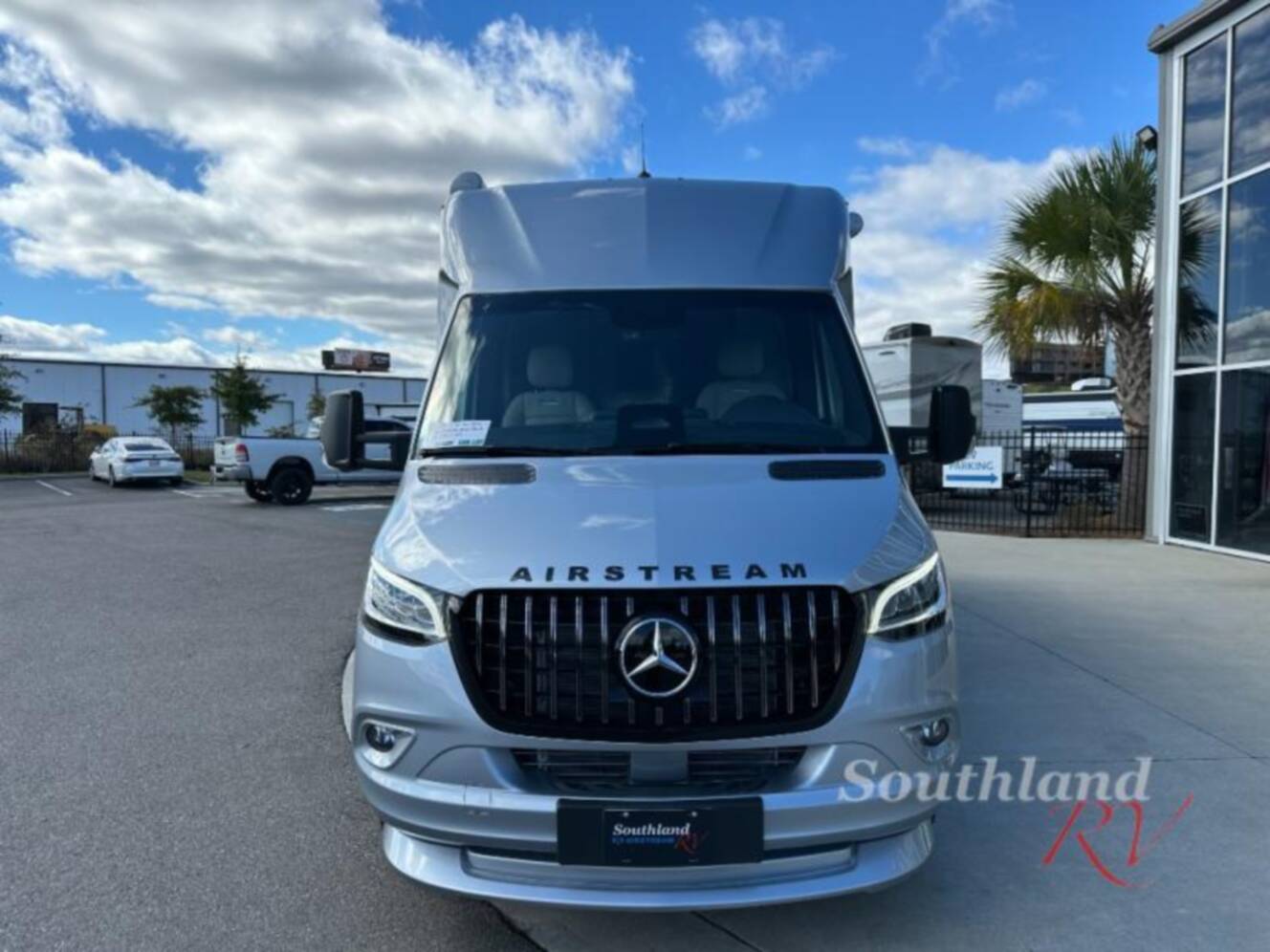 A photo of this 2026 Airstream Atlas Murphy Suite