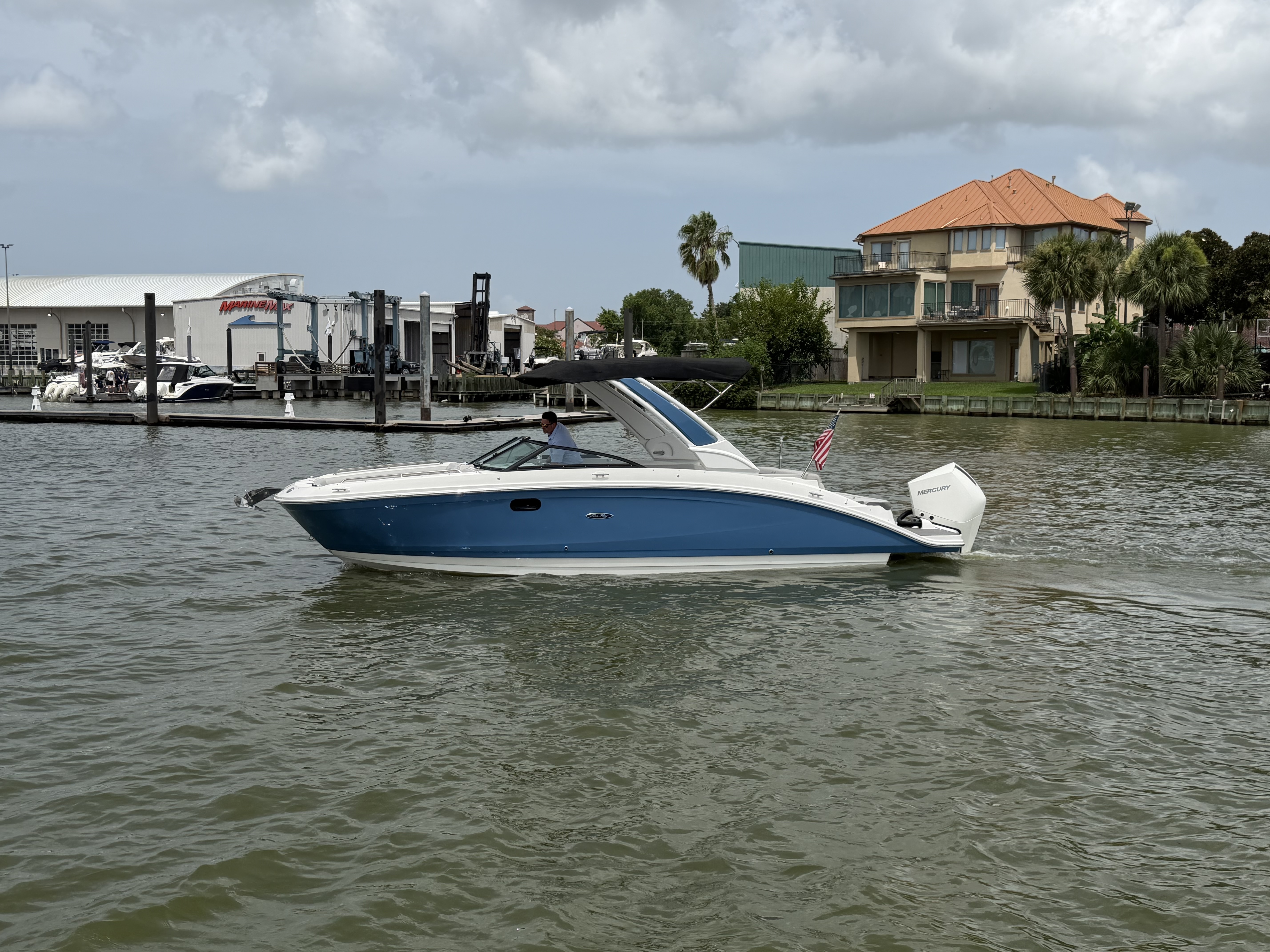 2023 Sea Ray 270 SD OB in seabrook TX