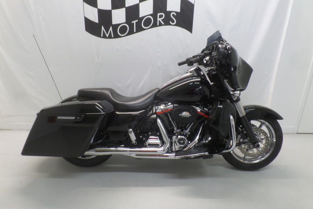 2017 Harley-Davidson® FLHXS - Street Glide® Special SPECIAL in Winston Salem, NC