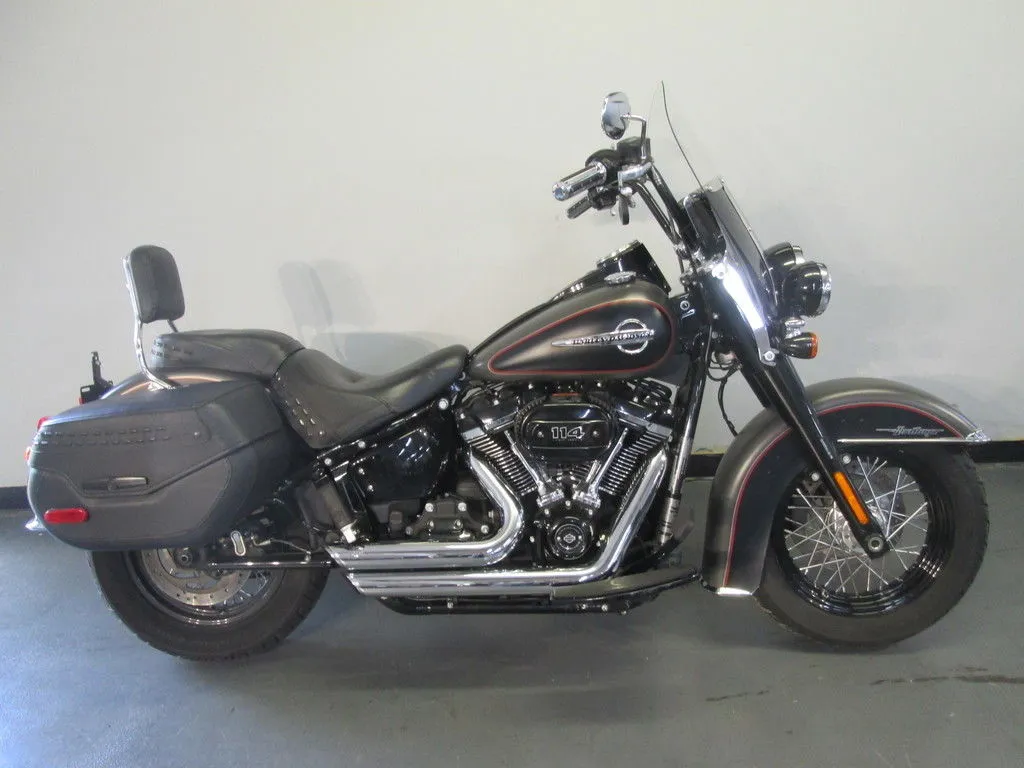 2018 Harley-Davidson FLHCS - Softail® Heritage Classic 114