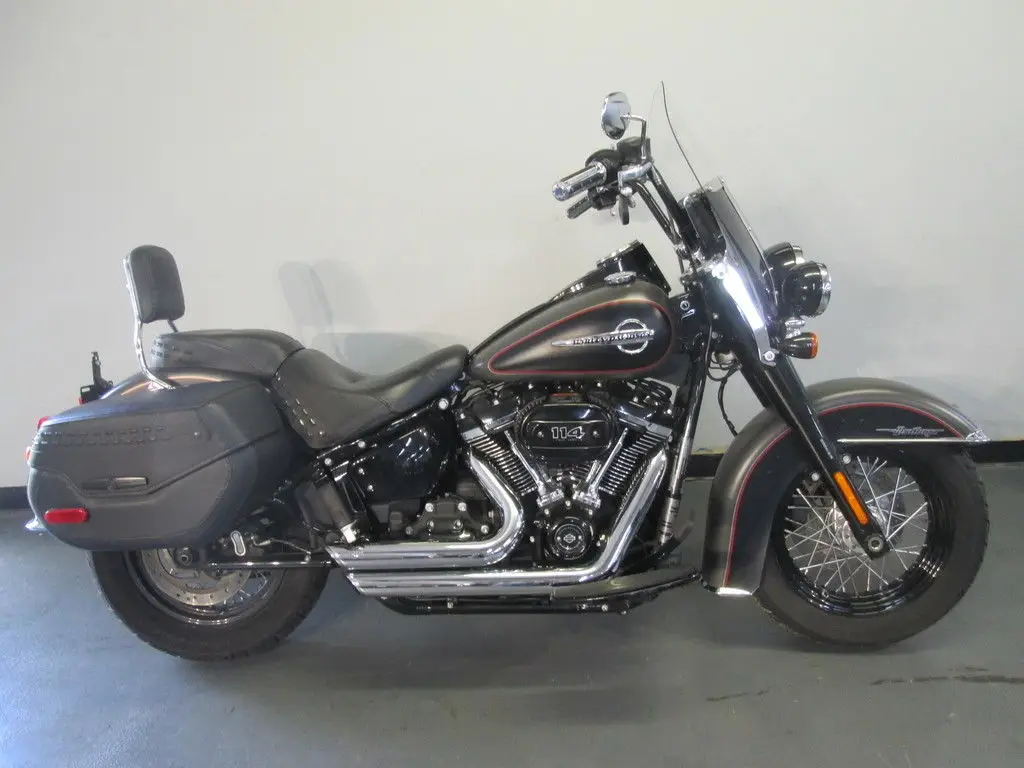 2018 Harley-Davidson FLHCS - Softail® Heritage Classic 114