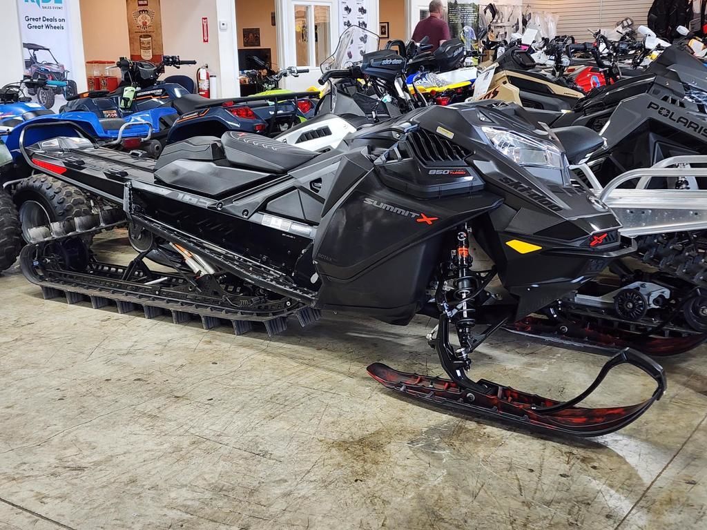 2022 Ski-Doo Summit® X® 850 E-TEC® Turbo 165 SS PowderMax.L.3.0 H in enumclaw WA