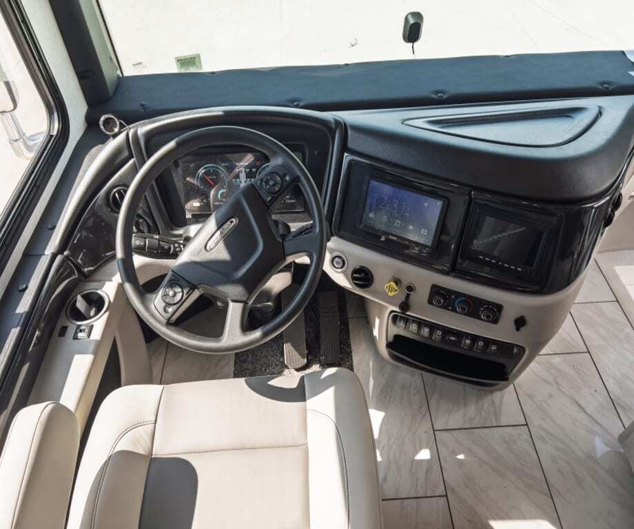 2027 Fleetwood DISCOVERY 38K in mesa AZ