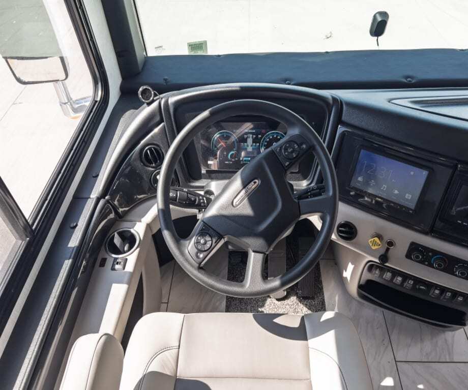 2027 Fleetwood DISCOVERY 38K in mesa AZ