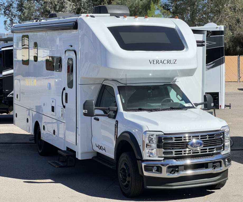 2026 Rev Renegade VERACRUZ 32VRS in tucson AZ