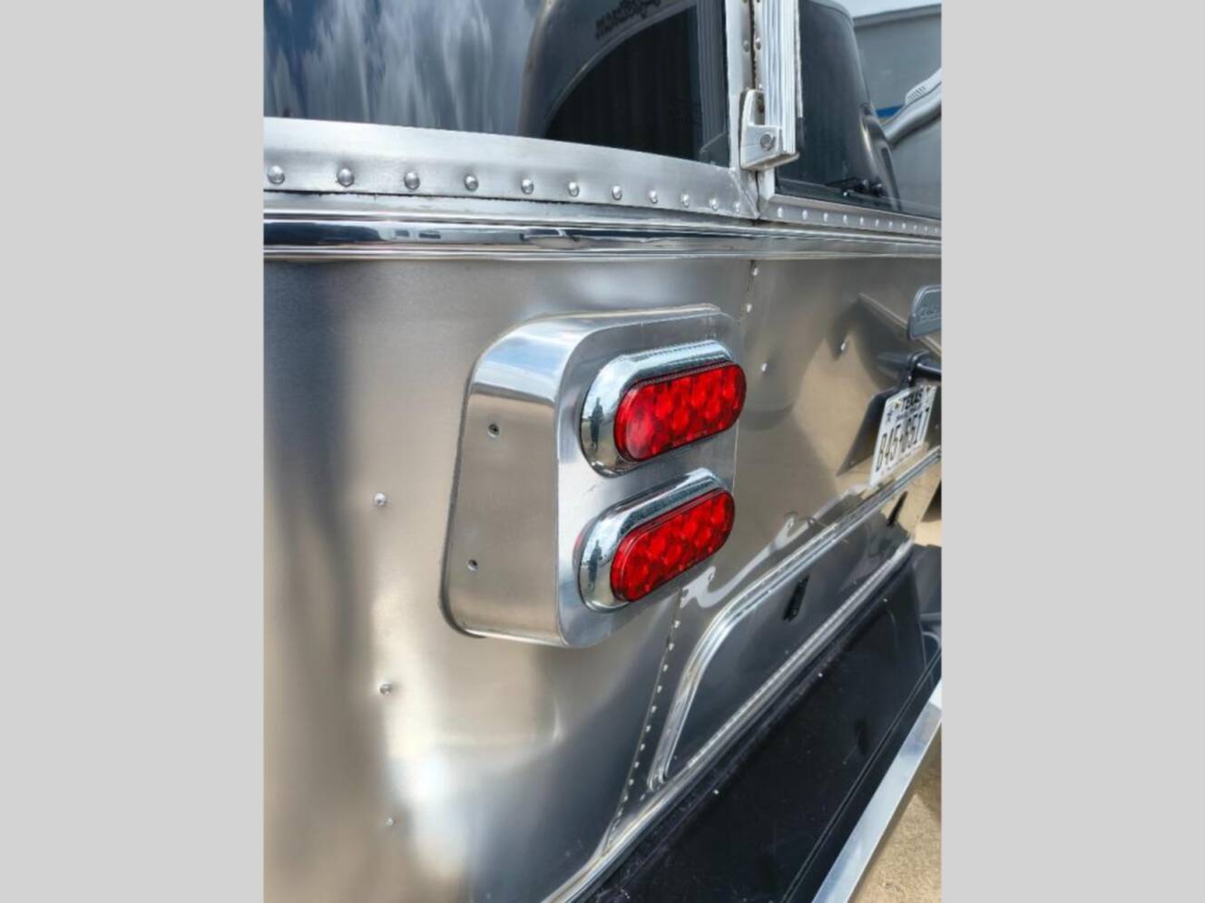 A photo of this 2021 Airstream Globetrotter 30RB Twin