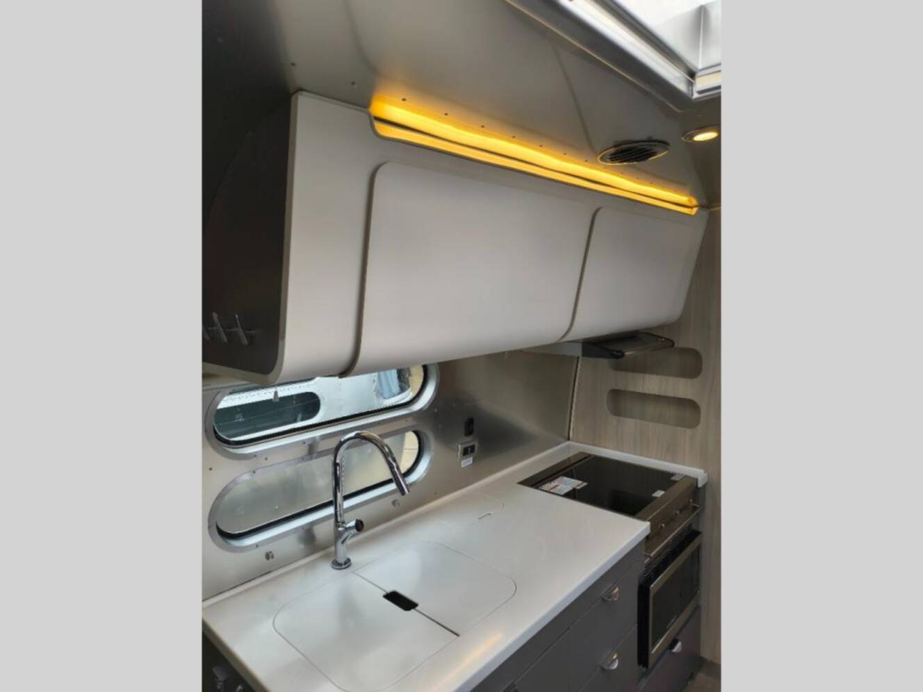 A photo of this 2021 Airstream Globetrotter 30RB Twin