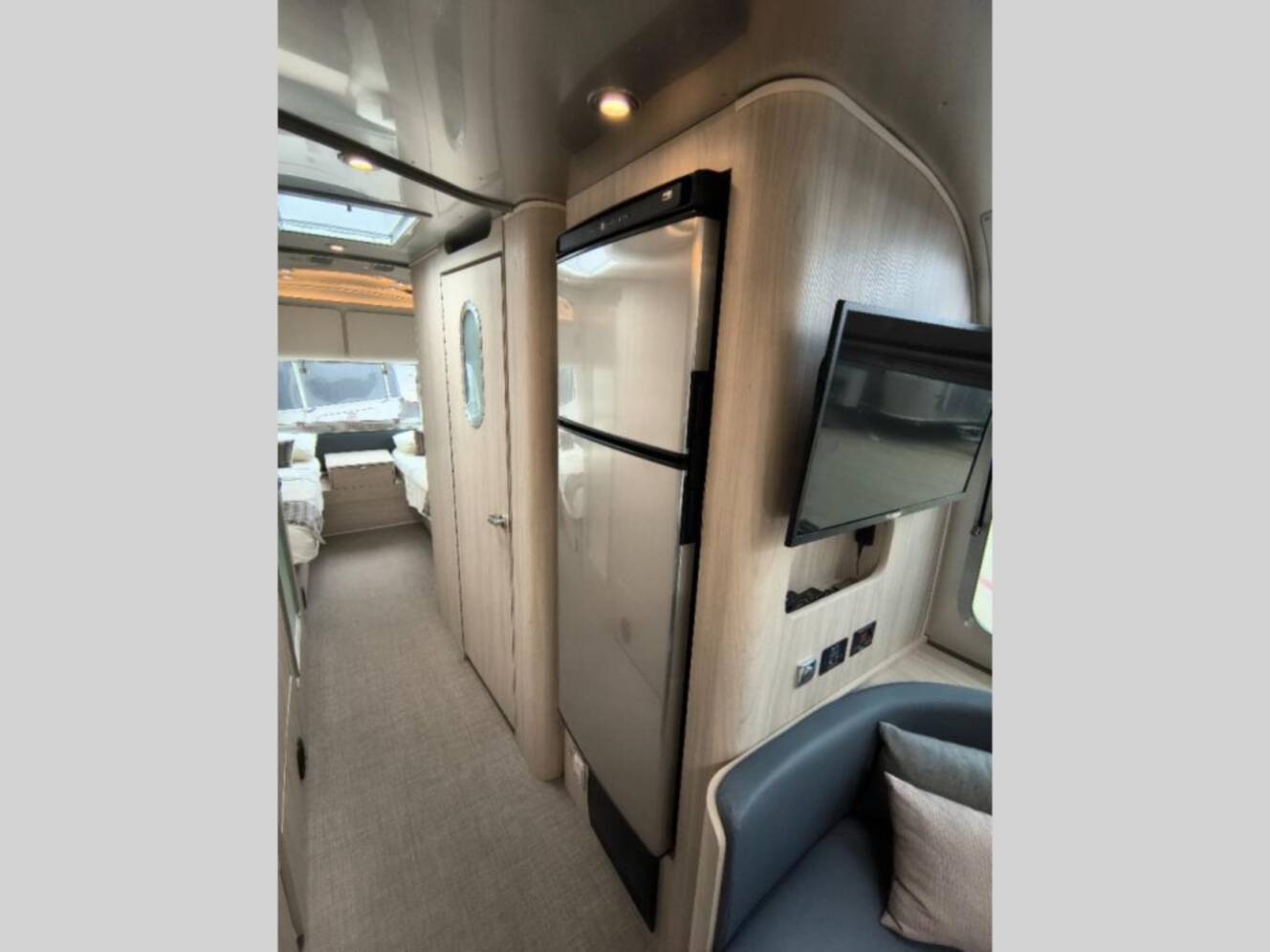 A photo of this 2021 Airstream Globetrotter 30RB Twin