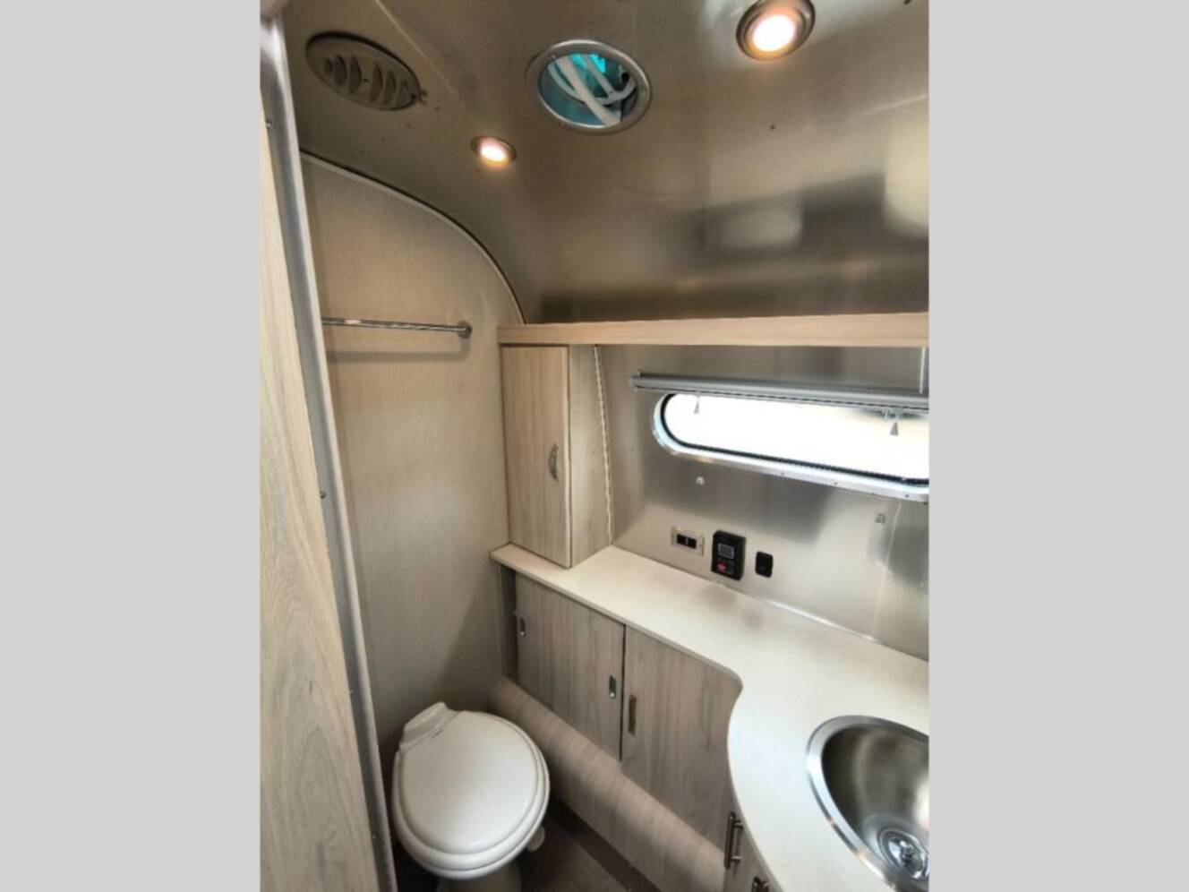 A photo of this 2021 Airstream Globetrotter 30RB Twin