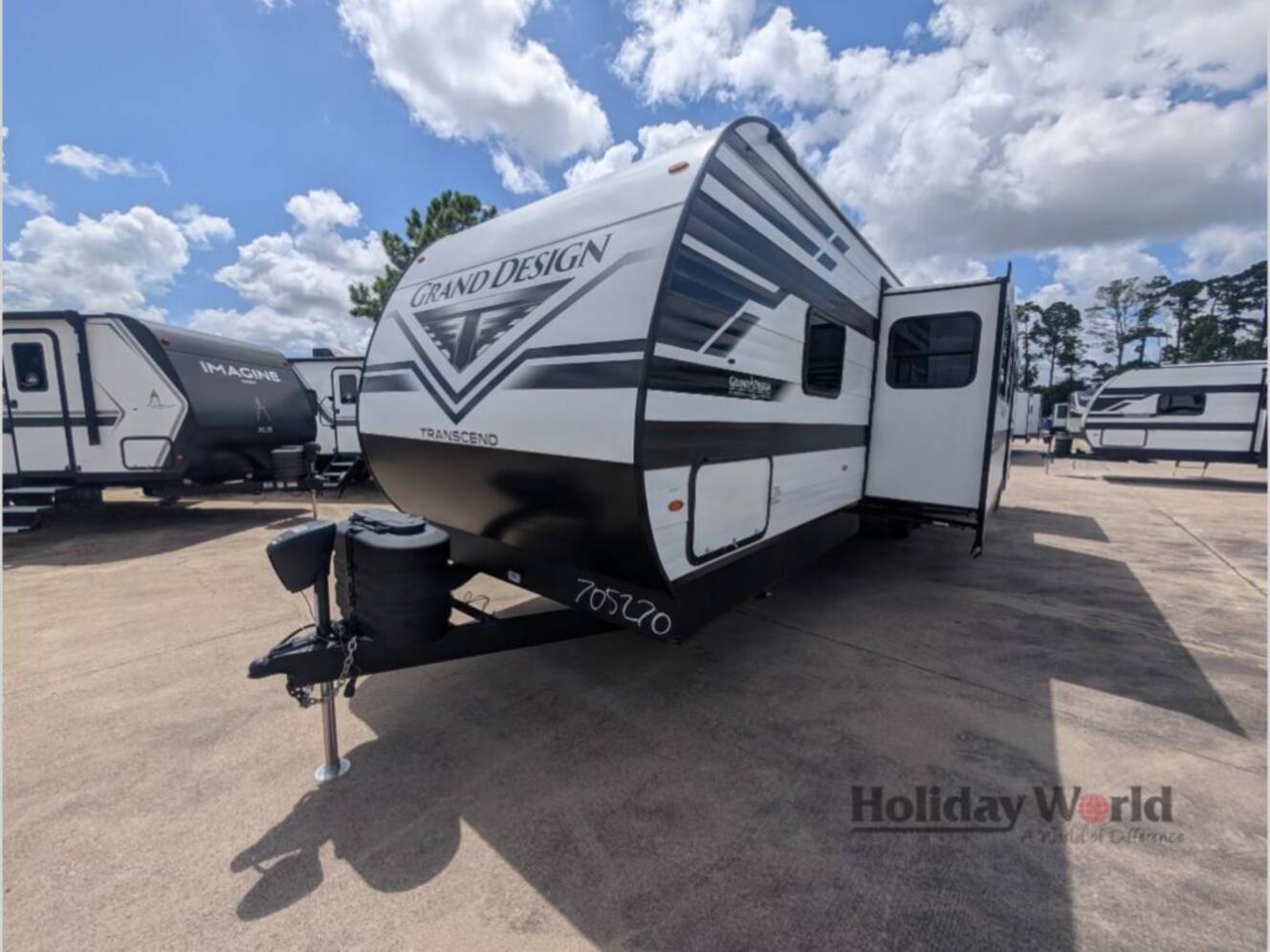 A photo of this 2027 Grand Design Transcend 325BHT