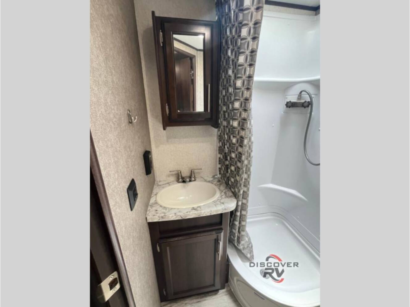 A photo of this 2018 Jayco Jay Feather 7 17XFD