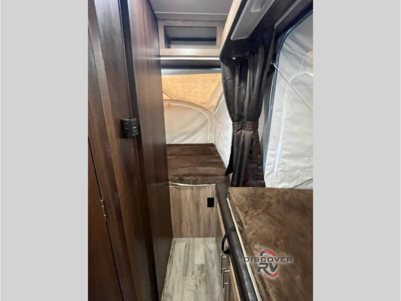 A photo of this 2018 Jayco Jay Feather 7 17XFD