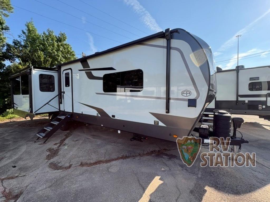 2027 Forest River Rv Rockwood Signature 8392RL in cleveland TX