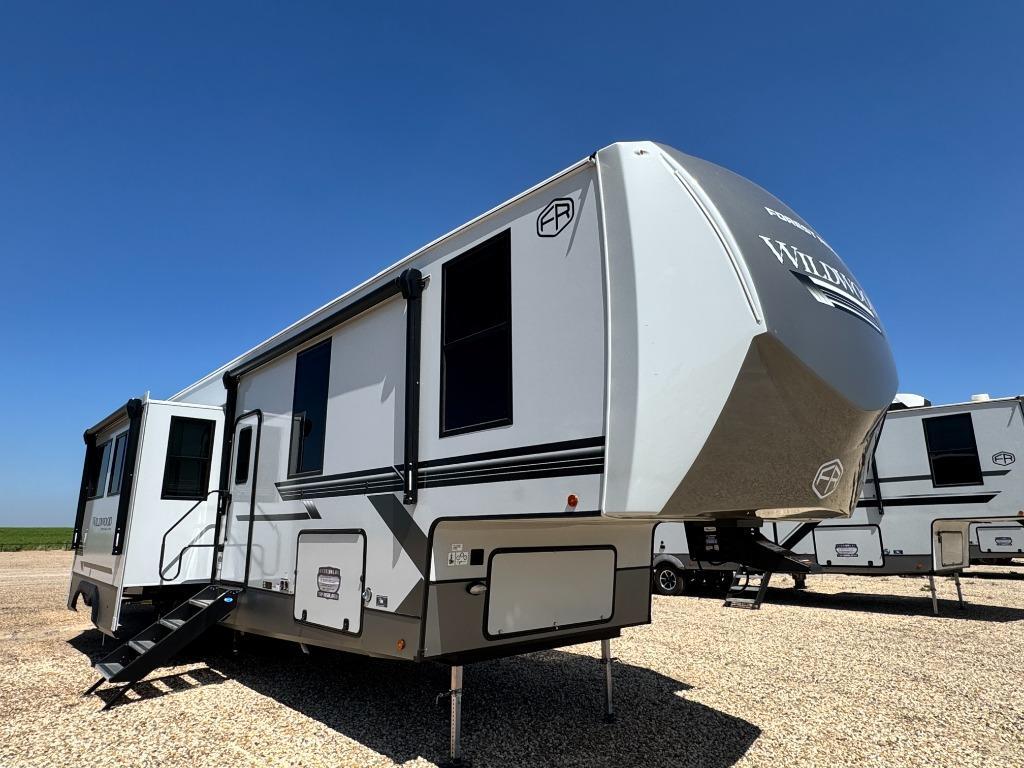 2027 Forest River Rv Wildwood Heritage Glen 376FAM in slaton TX