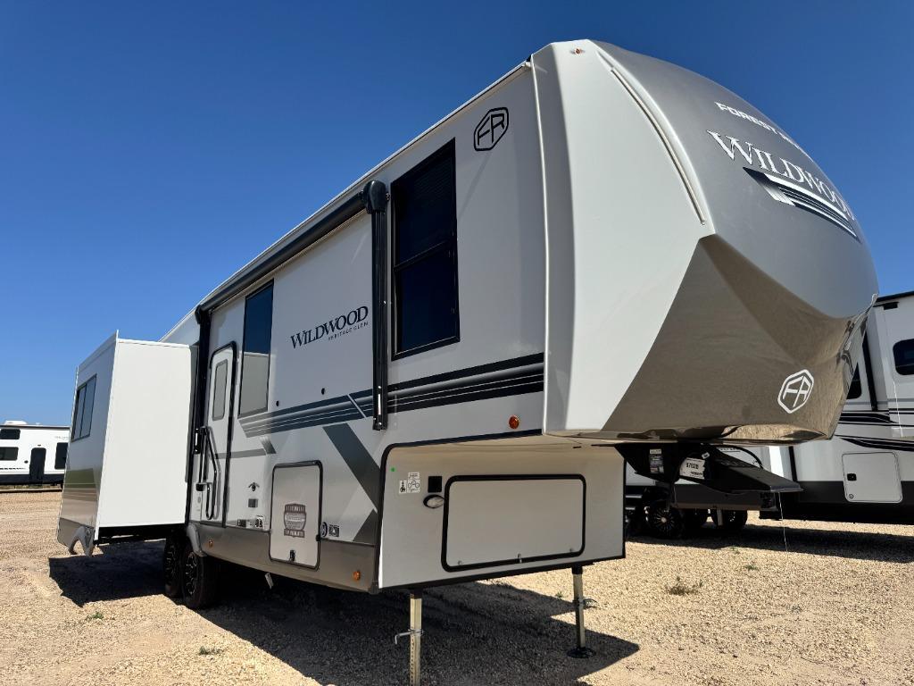 2027 Forest River Rv Wildwood Heritage Glen 286RL in slaton TX