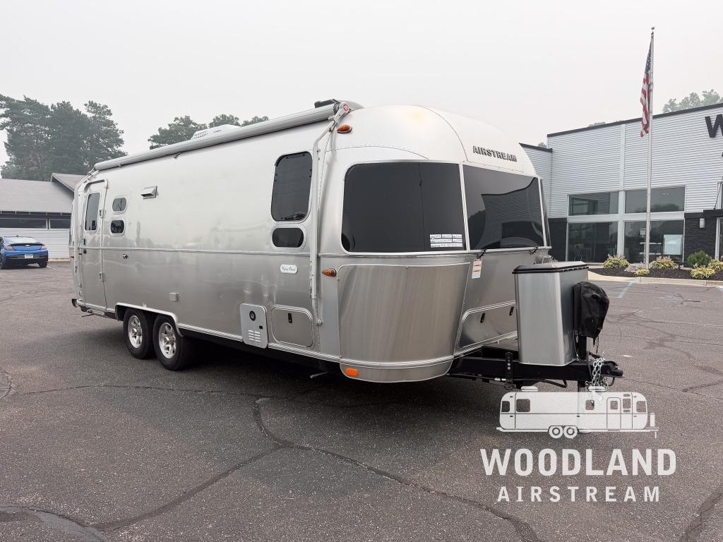 2022 Airstream Flying Cloud 25FB Twin RV
