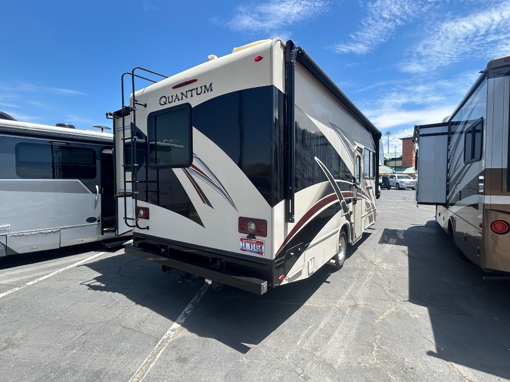 2020 Thor Motor Coach Quantum LH26 in beaumont CA