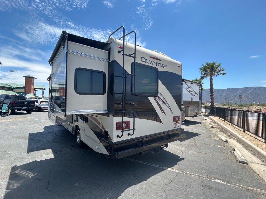 2020 Thor Motor Coach Quantum LH26 in beaumont CA