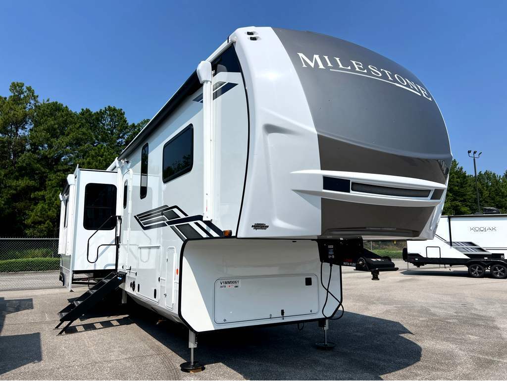 2027 Heartland Milestone Fifth Wheel 39TB in calera AL