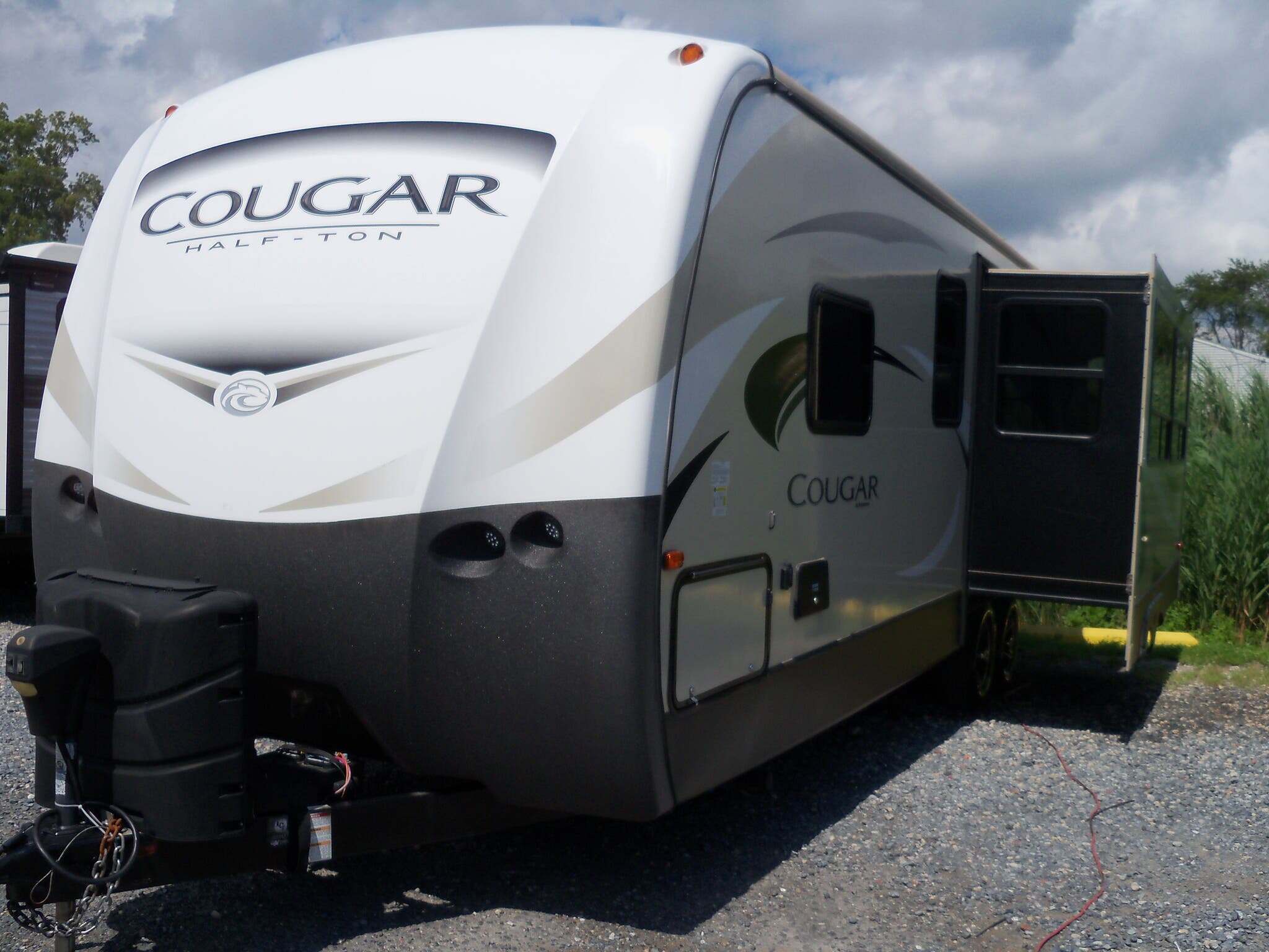 2018 Keystone Cougar Half-Ton East 27SAB in williamstown NJ
