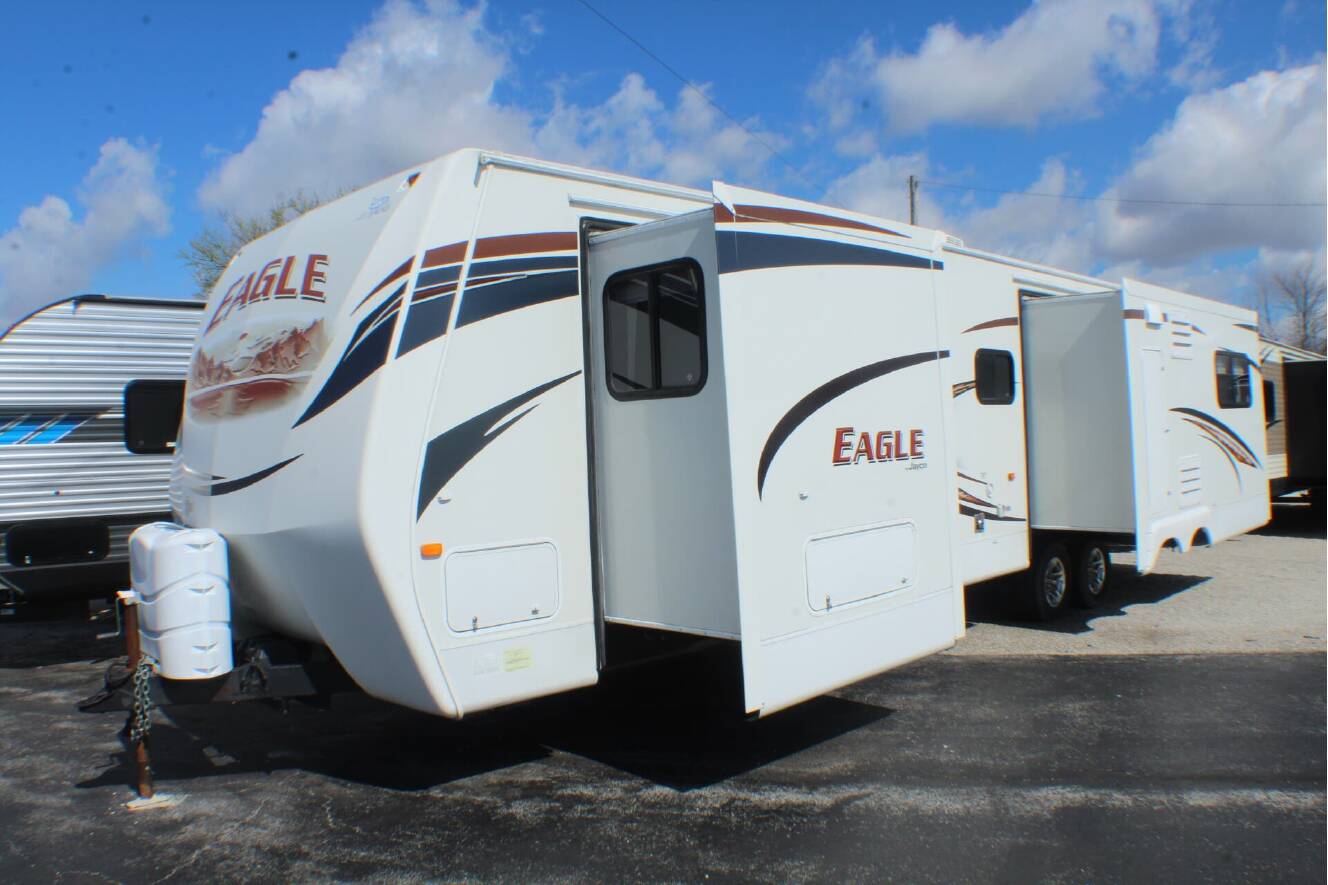 A photo of this 2012 Jayco Eagle 330RLTS