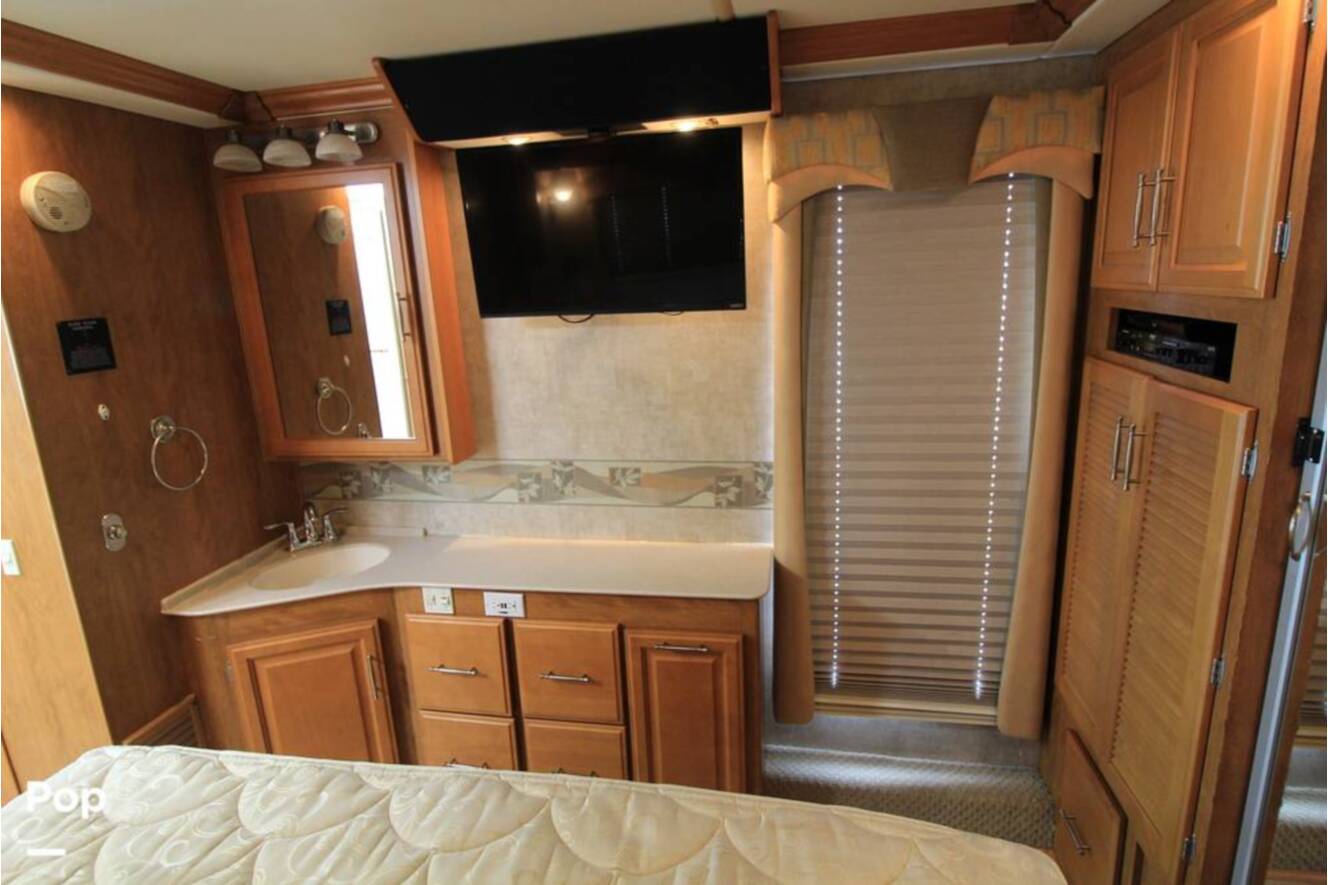 A photo of this 2007 Fleetwood Discovery 39S