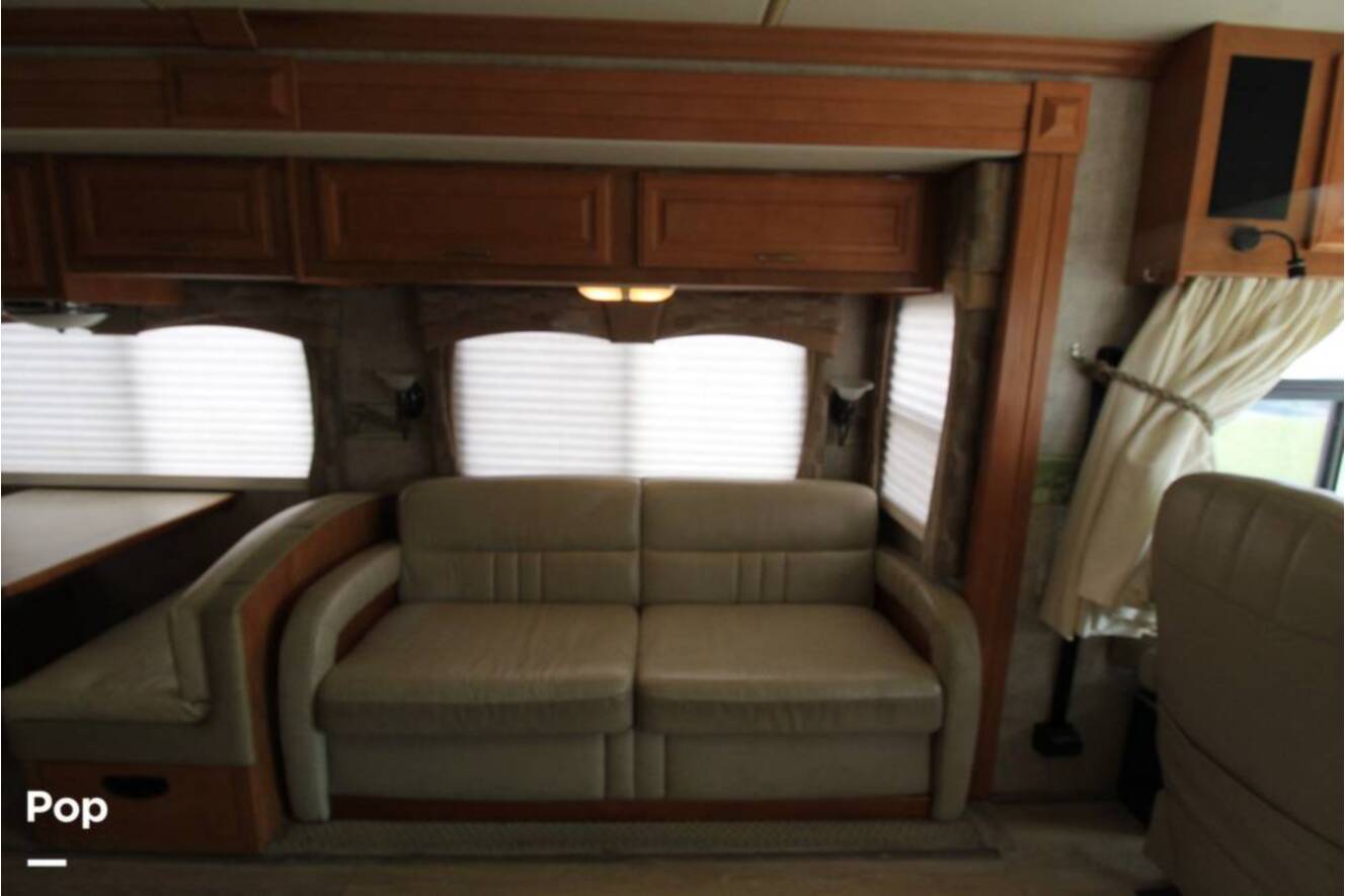 A photo of this 2007 Fleetwood Discovery 39S