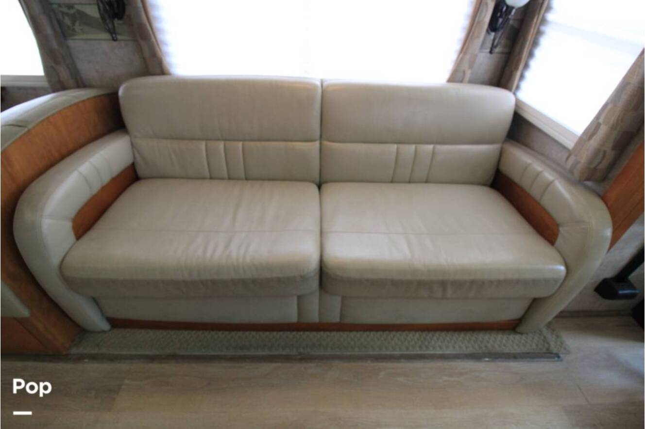 A photo of this 2007 Fleetwood Discovery 39S