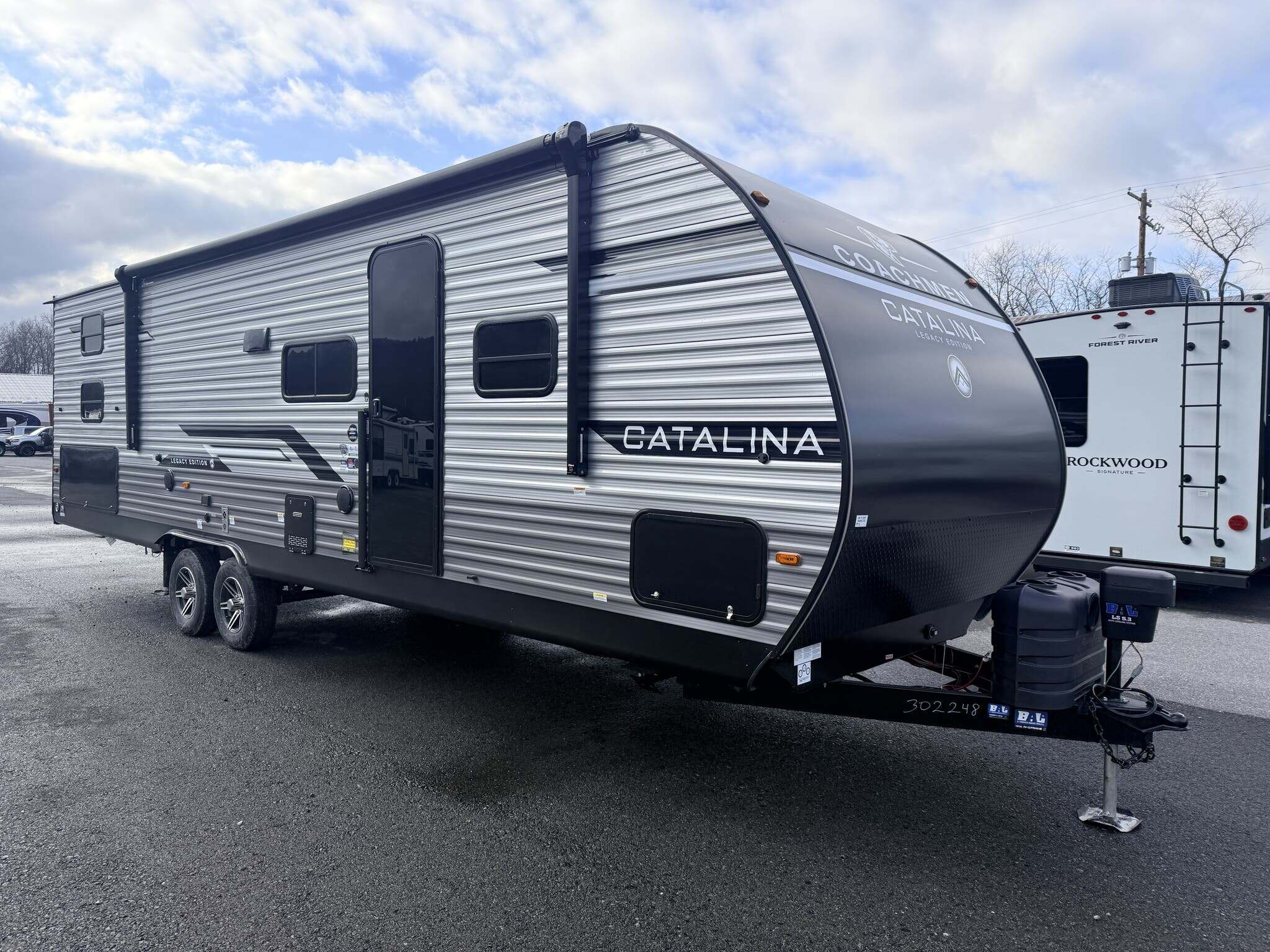 2026 Coachmen Catalina Legacy Edition 293QBCK in mill hall PA