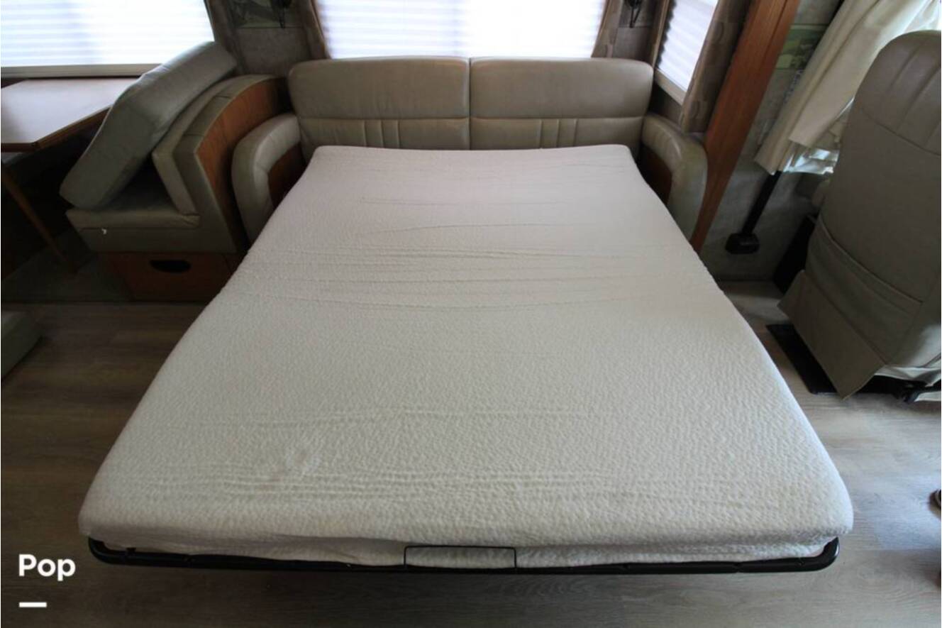 A photo of this 2007 Fleetwood Discovery 39S