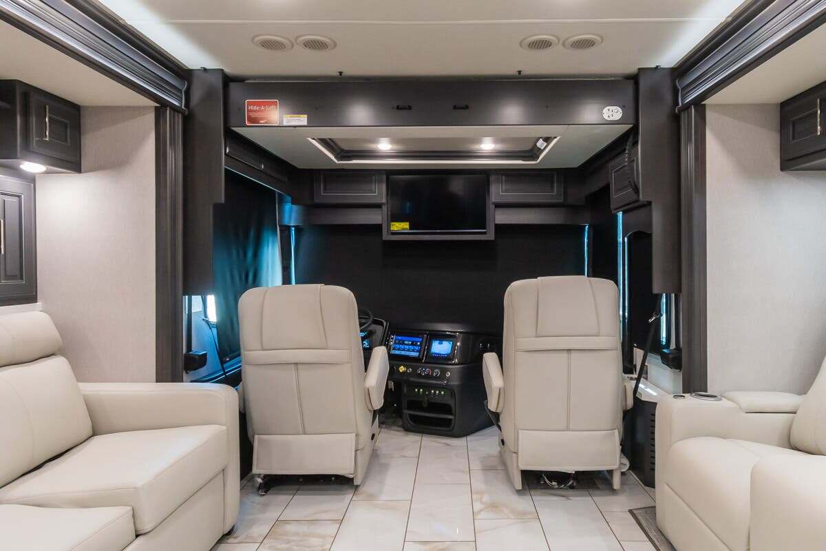 2026 Fleetwood Discovery LXE 44B in alvarado TX