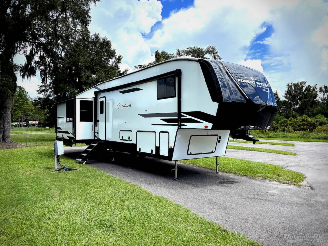A photo of this 2025 East To West Tandara 386MB-OK