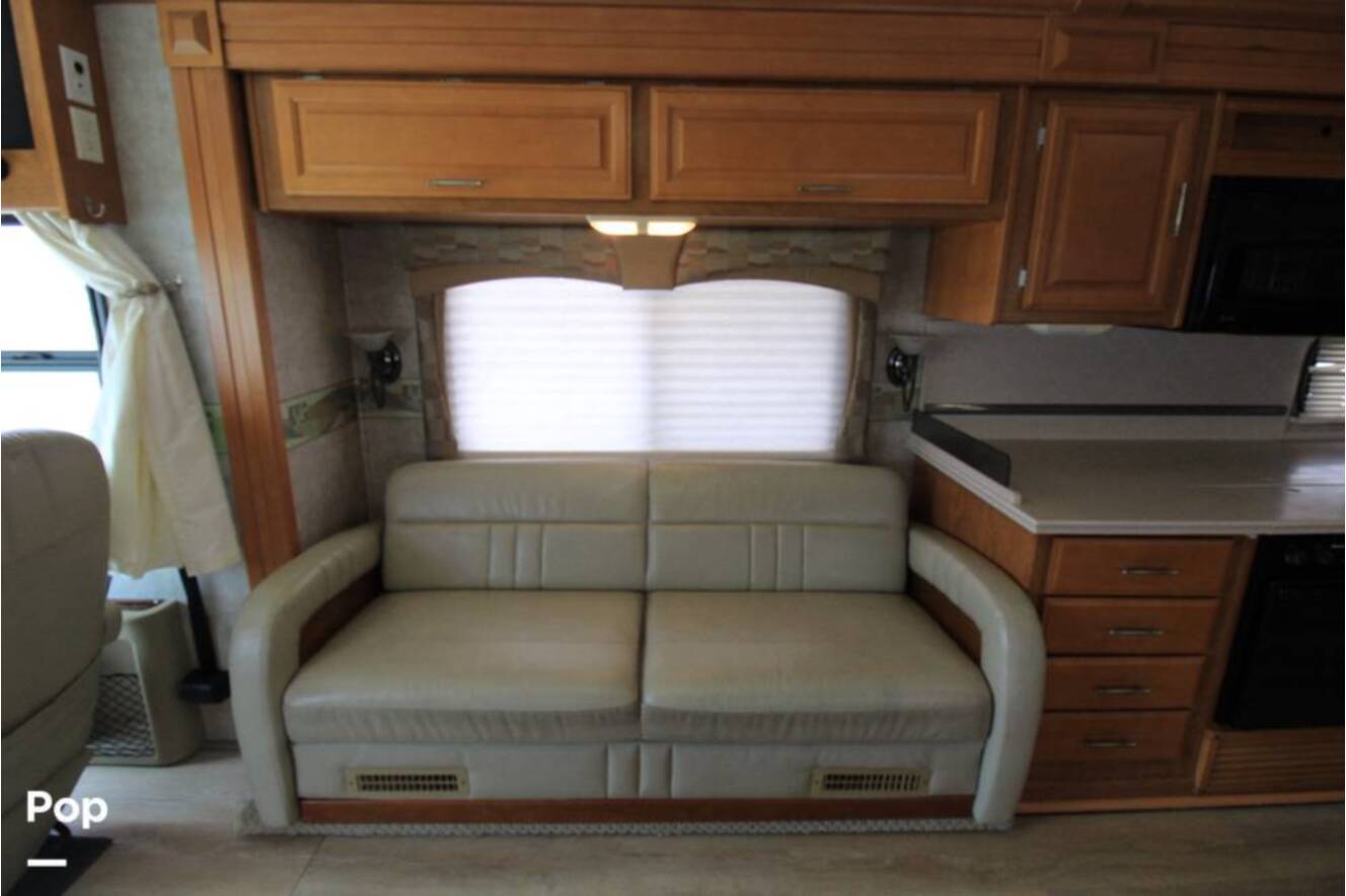 A photo of this 2007 Fleetwood Discovery 39S