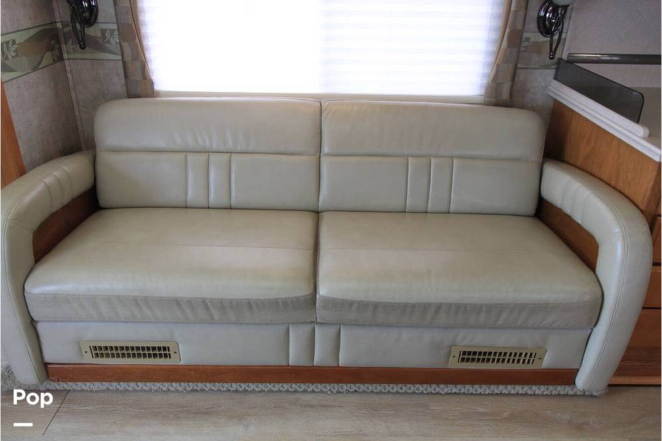 A photo of this 2007 Fleetwood Discovery 39S