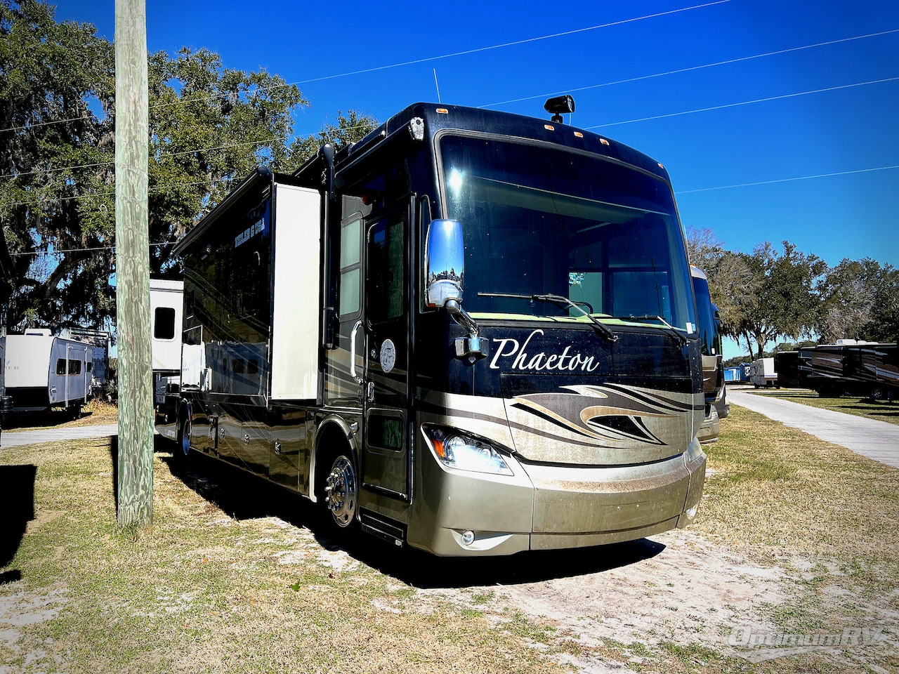 2014 Tiffin Phaeton 40QTH in bushnell FL