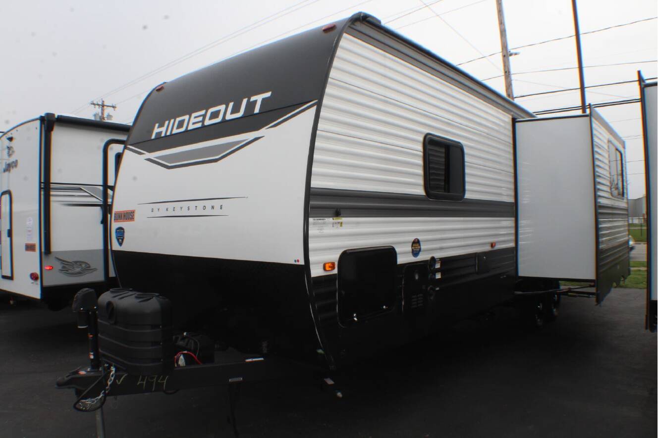 A photo of this 2025 Keystone Hideout 28BUS