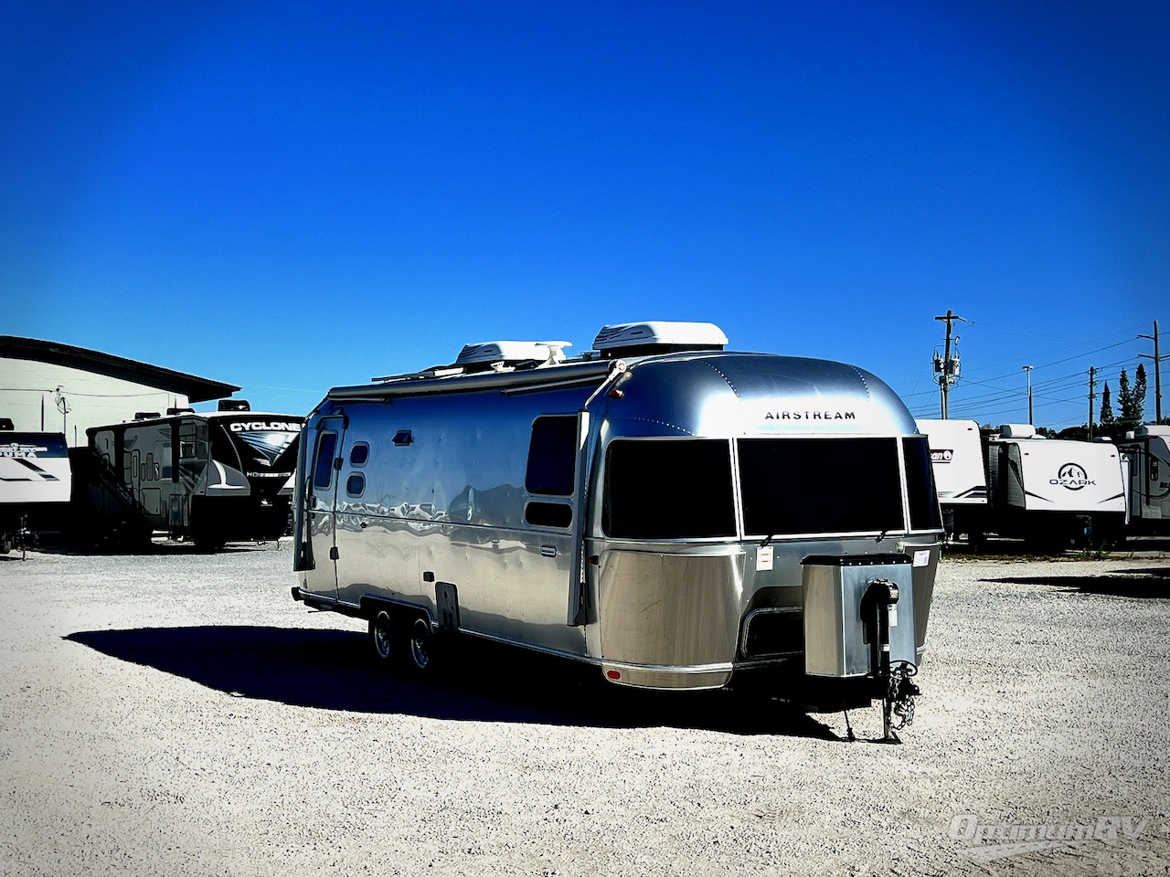 2022 Airstream International 27FB RV