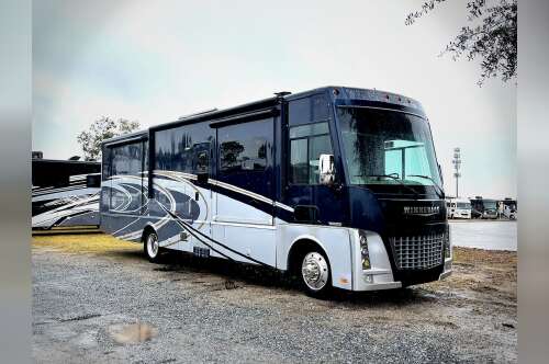 2016 Winnebago Adventurer 35P in tallahassee FL