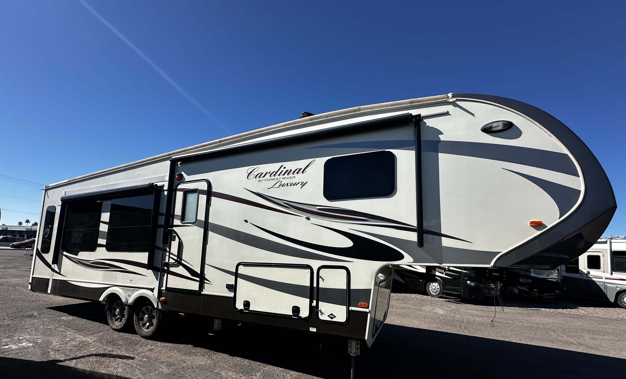 2019 Forest River Cardinal Luxury 3350RLX in mesa AZ