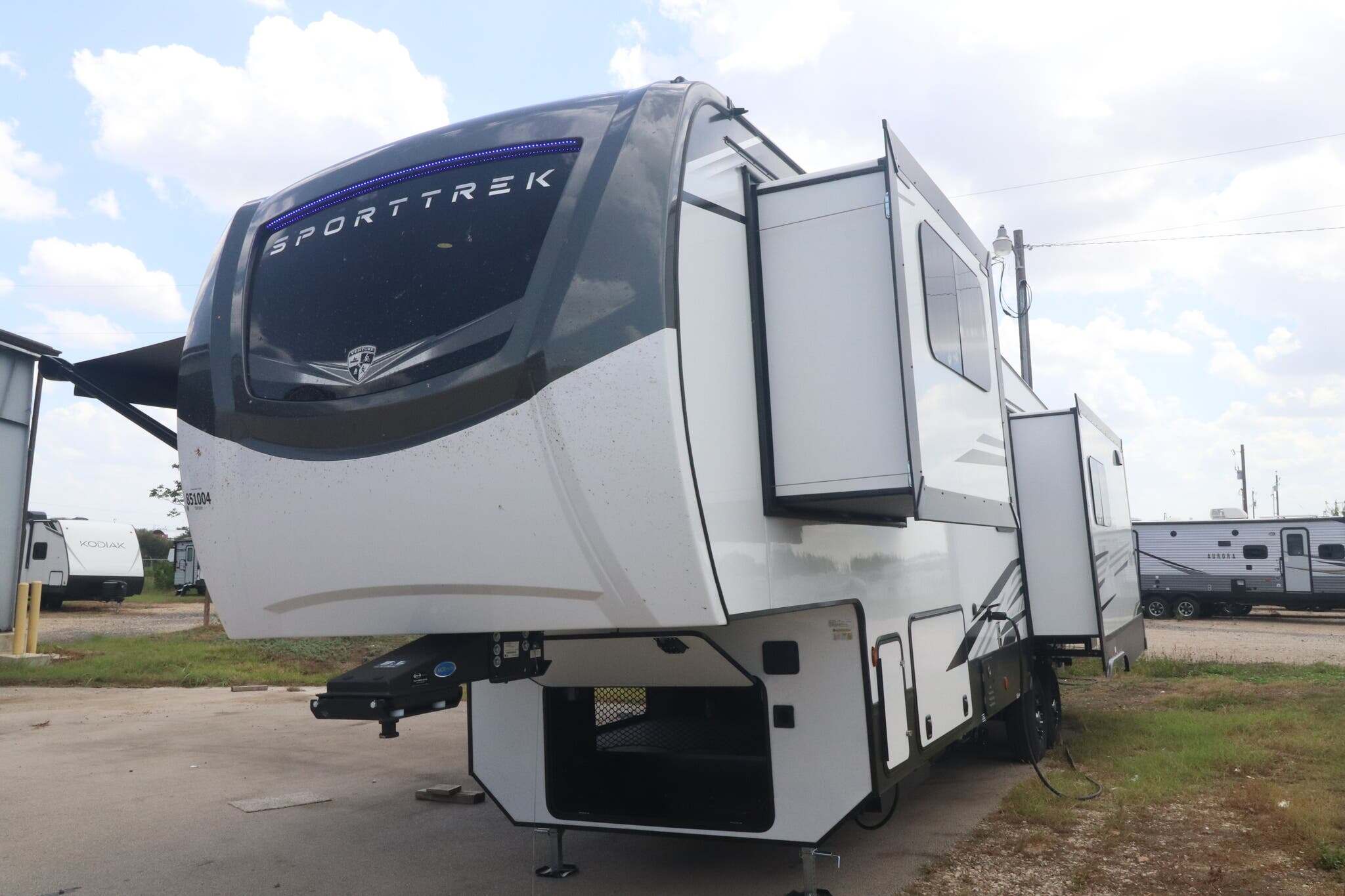 2026 Venture Rv SportTrek 5 Touring Edition STTF353VRK in seguin TX